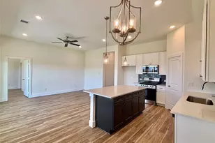 318 Cardinal Dr, Port Lavaca, TX 77979 - Photo 9
