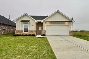 318 Cardinal Dr, Port Lavaca, TX 77979 - Photo 1