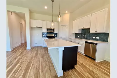 318 Cardinal Dr, Port Lavaca, TX 77979 - Photo 11