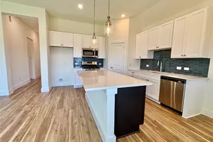 318 Cardinal Dr, Port Lavaca, TX 77979 - Photo 11