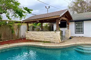 8406 Glen Valley Dr, Houston, TX 77061 - Photo 29