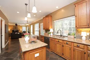 427 W North Hill Dr, Spring, TX 77388 - Photo 15