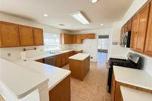 8926 Diamond Lake Ln, Houston, TX 77083 - Photo 3