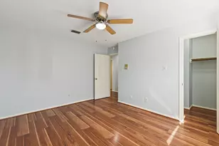 14819 Walbrook Dr, Sugar Land, TX 77498 - Photo 29