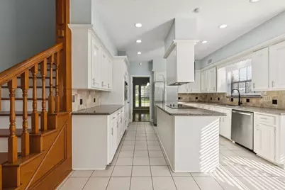 14819 Walbrook Drive, Sugar Land, TX 77498 - Photo 5