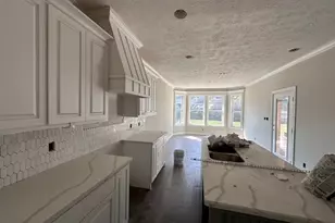 7925 Farrah St, Beaumont, TX 77707 - Photo 13