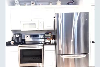 418 Garland Drive #214, Lake Jackson, TX 77566 - Photo 3