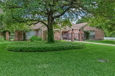 904 Holland Street, Navasota, TX 77868 - Photo 1