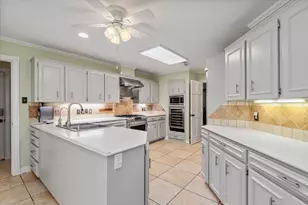 904 Holland St, Navasota, TX 77868 - Photo 15