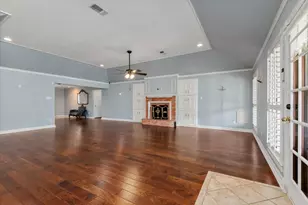 904 Holland St, Navasota, TX 77868 - Photo 9