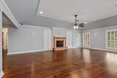 904 Holland Street, Navasota, TX 77868 - Photo 9
