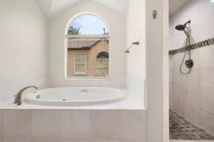 5733 Kansas St, Houston, TX 77007 - Photo 11