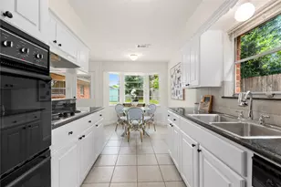 10626 Ivyridge Rd, Houston, TX 77043 - Photo 9