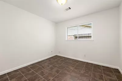 10626 Ivyridge Road, Houston, TX 77043 - Photo 27