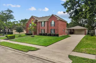 2112 Indian Blanket Dr, League City, TX 77573 - Photo 3