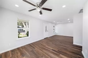 12611 S Coast Dr, Houston, TX 77047 - Photo 9