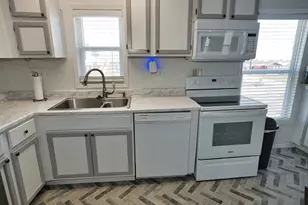 1525 County Rd 201, Sargent, TX 77414 - Photo 5