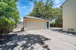 8306 Pine Falls Dr, Houston, TX 77095 - Photo 33