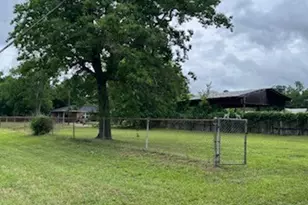 310 W Stewart St, Willis, TX 77378 - Photo 41