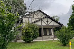 310 W Stewart St, Willis, TX 77378 - Photo 1