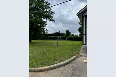 310 W Stewart Street, Willis, TX 77378 - Photo 39