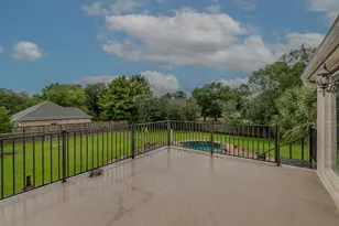 9010 Taylor Cir, Orange, TX 77630 - Photo 45