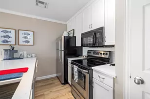 9520 Seawall Blvd, Galveston, TX 77554 - Photo 15