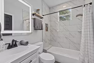 1015 Brooks St, Houston, TX 77009 - Photo 13