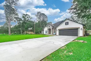201 Hillcrest Dr, Alvin, TX 77511 - Photo 5