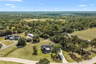 412 S Garrett Cir, Bellville, TX 77418 - Photo 45