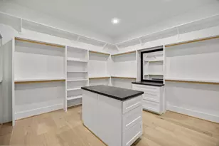 412 S Garrett Cir, Bellville, TX 77418 - Photo 31