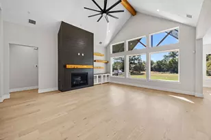 412 S Garrett Cir, Bellville, TX 77418 - Photo 7