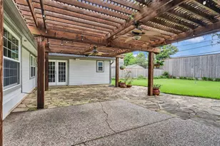 12527 Boheme Dr, Houston, TX 77024 - Photo 17