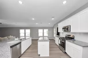 195 S Colbert St, Dayton, TX 77535 - Photo 25