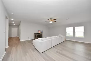 195 S Colbert St, Dayton, TX 77535 - Photo 17