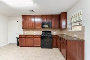 4700 Lake Line Ct, Alvin, TX 77511 - Photo 15