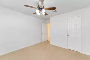 4700 Lake Line Ct, Alvin, TX 77511 - Photo 19