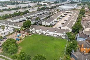 8657 Village Of Fondren Dr, Houston, TX 77071 - Photo 7