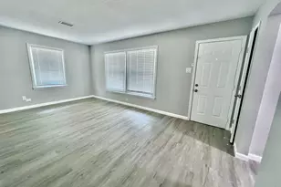 610 Garrett St, Liberty, TX 77575 - Photo 5