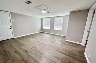 610 Garrett St, Liberty, TX 77575 - Photo 3