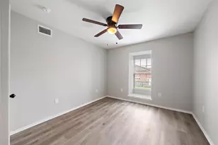 9711 Linkmeadow Ln, Houston, TX 77025 - Photo 3