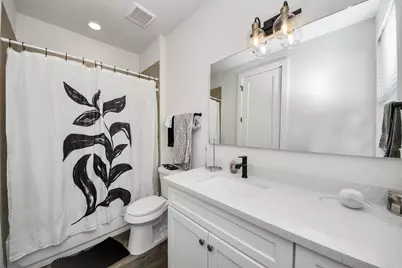 3905 Pinemont Drive #E, Houston, TX 77018 - Photo 25