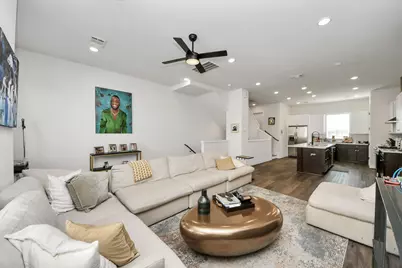 3905 Pinemont Drive #E, Houston, TX 77018 - Photo 9