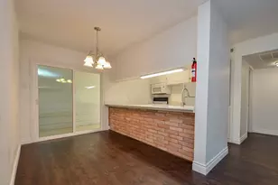 8810 Ilona Ln, Houston, TX 77025 - Photo 9