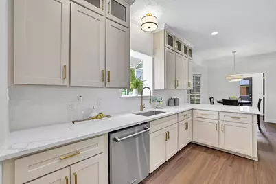 15415 Skyhawk Lane, Beach City, TX 77523 - Photo 9