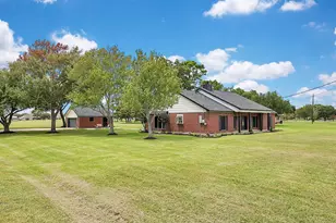 15415 Skyhawk Ln, Beach City, TX 77523 - Photo 3