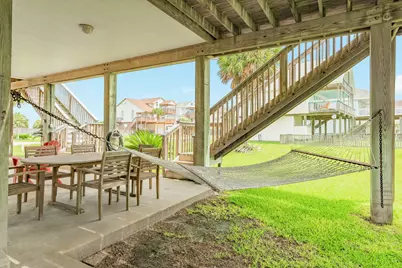 13929 Pirates Beach Boulevard, Galveston, TX 77554 - Photo 15
