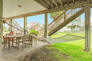 13929 Pirates Beach Blvd, Galveston, TX 77554 - Photo 15