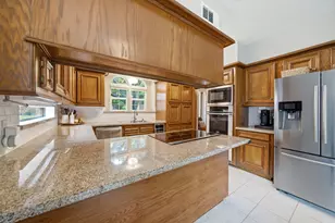 7222 Birchtree Forest Dr, Houston, TX 77088 - Photo 11