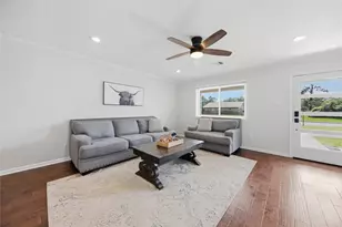 207 Briar Ridge Dr, Bellville, TX 77418 - Photo 9